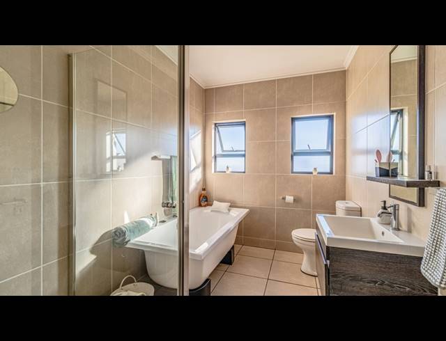 2 BEDROOM APARTMENT FOR SALE IN GREENSTONE HILL